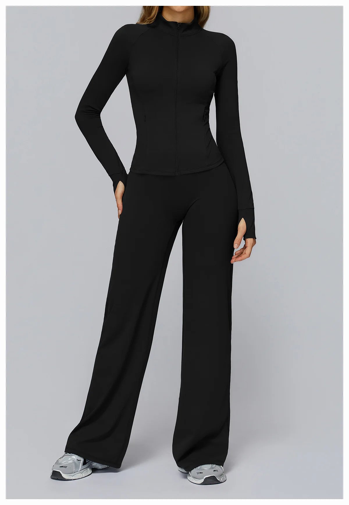 Legging et haut sport en nylon & spandex, anti-boulochage et confortable pour fitness et yoga.